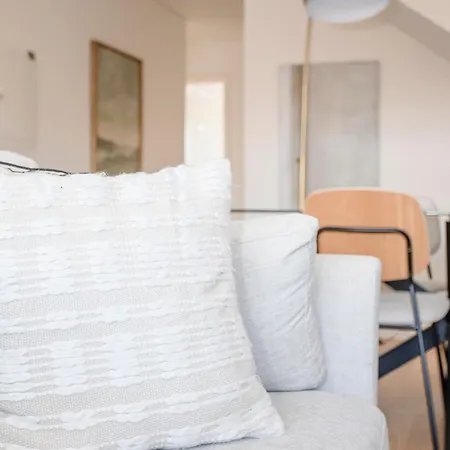 Liiiving In - Design Apartamento Oporto