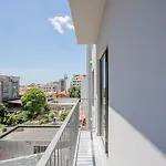Liiiving In - Design