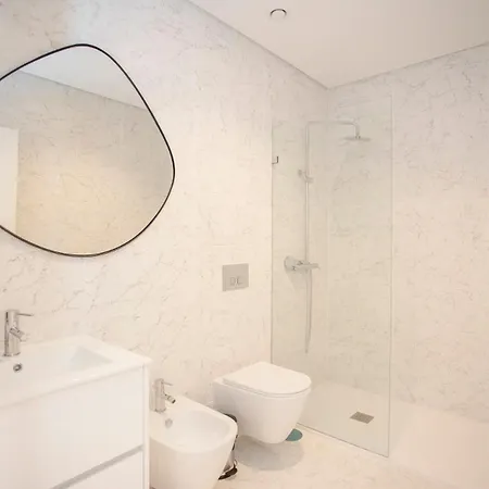 Liiiving In - Design Apartment