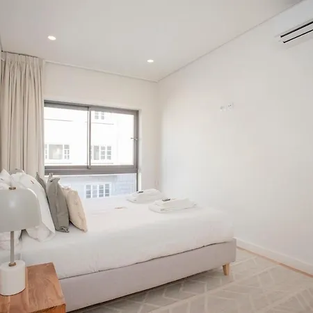 Liiiving In - Design Apartment
