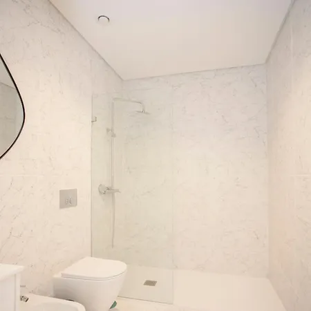 Liiiving In - Design Apartment *