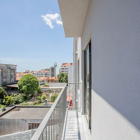 Liiiving In - Design