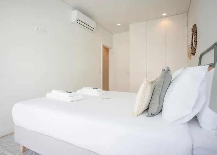 Liiiving In - Design 포르투